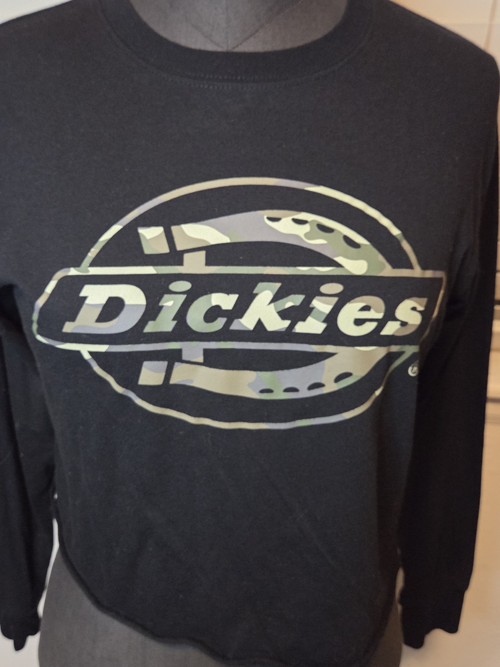 Dickies Men’s Black Long-Sleeve Logo Shirt - Picture 6 of 7